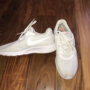 Nike Tanjun size 10.5